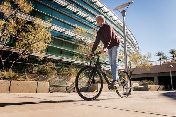 10 Exercices de Parcours de Motricité Adaptés pour les Seniors : Boostez votre Quotidien en Mouvement!